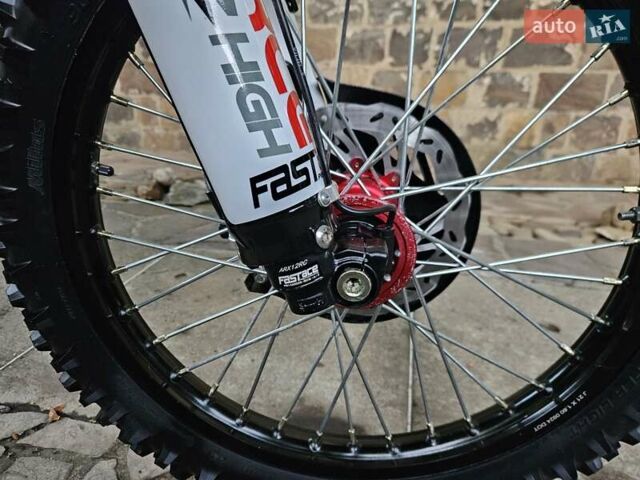 Красный BSE X8, объемом двигателя 0.3 л и пробегом 400 тыс. км за 4100 $, фото 11 на Automoto.ua