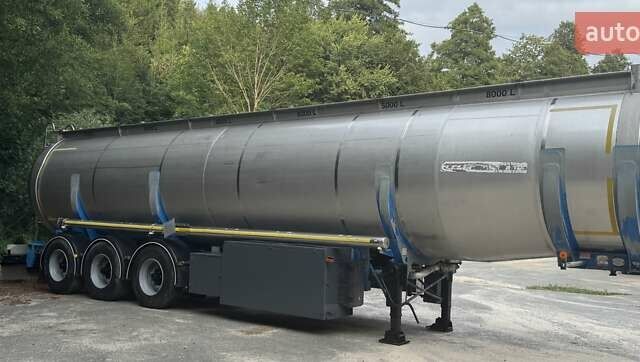 Серый BSLT СТЦ, объемом двигателя 0 л и пробегом 0 тыс. км за 16000 $, фото 4 на Automoto.ua