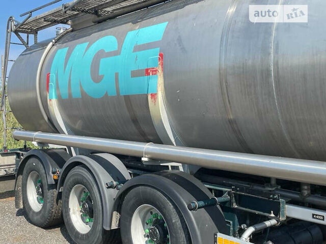 BSLT BD, объемом двигателя 0 л и пробегом 200 тыс. км за 15000 $, фото 4 на Automoto.ua