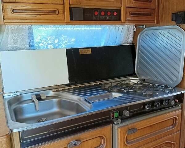 Білий Buerstner 5205, об'ємом двигуна 0 л та пробігом 2 тис. км за 6000 $, фото 11 на Automoto.ua