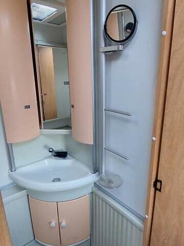 Білий Buerstner Averso Premium, об'ємом двигуна 0 л та пробігом 3 тис. км за 8399 $, фото 37 на Automoto.ua