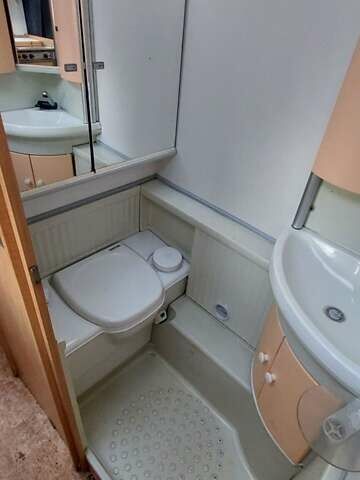 Білий Buerstner Averso Premium, об'ємом двигуна 0 л та пробігом 3 тис. км за 8399 $, фото 41 на Automoto.ua