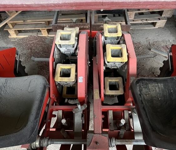 Червоний Checchi&Magli Wolf, об'ємом двигуна 0 л та пробігом 0 тис. км за 12000 $, фото 1 на Automoto.ua