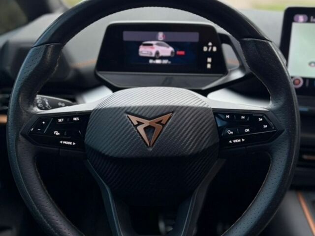 Белый Cupra Born, объемом двигателя 0 л и пробегом 93 тыс. км за 20500 $, фото 23 на Automoto.ua