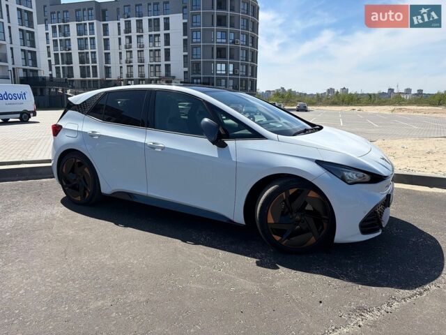 Білий Cupra Born, об'ємом двигуна 0 л та пробігом 124 тис. км за 22700 $, фото 5 на Automoto.ua