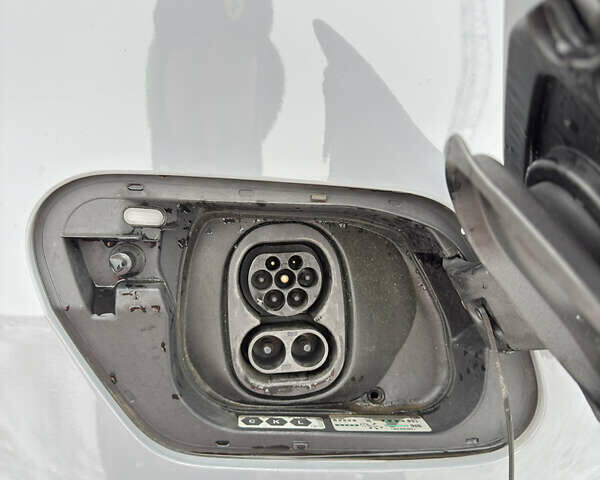 Сірий Cupra Born, об'ємом двигуна 0 л та пробігом 116 тис. км за 19900 $, фото 24 на Automoto.ua