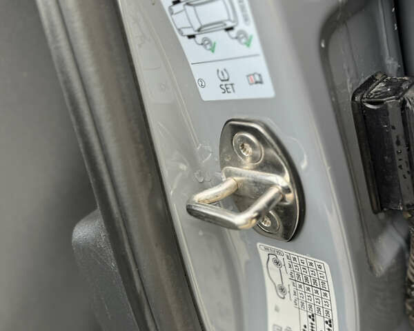 Сірий Cupra Born, об'ємом двигуна 0 л та пробігом 125 тис. км за 19500 $, фото 82 на Automoto.ua