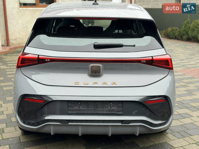 Серый Cupra Born, объемом двигателя 0 л и пробегом 5 тыс. км за 23500 $, фото 17 на Automoto.ua