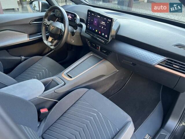 Серый Cupra Born, объемом двигателя 0 л и пробегом 43 тыс. км за 17999 $, фото 27 на Automoto.ua