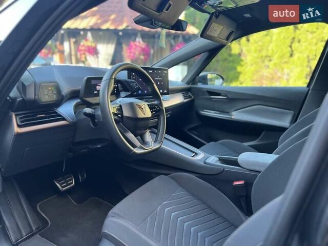 Серый Cupra Born, объемом двигателя 0 л и пробегом 43 тыс. км за 17999 $, фото 23 на Automoto.ua