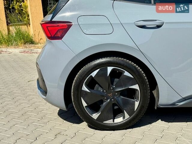 Серый Cupra Born, объемом двигателя 0 л и пробегом 9 тыс. км за 22499 $, фото 7 на Automoto.ua