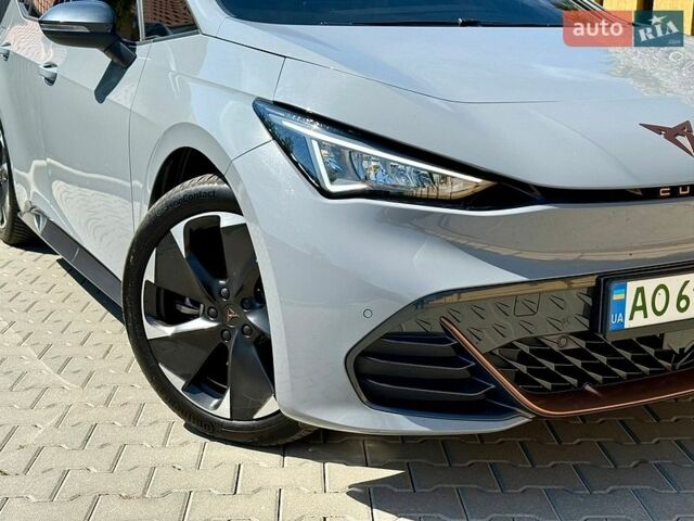 Серый Cupra Born, объемом двигателя 0 л и пробегом 9 тыс. км за 22499 $, фото 4 на Automoto.ua