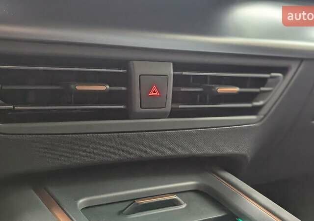 Серый Cupra Born, объемом двигателя 0 л и пробегом 71 тыс. км за 20999 $, фото 19 на Automoto.ua