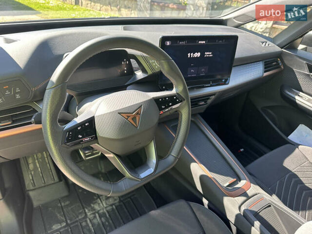 Серый Cupra Born, объемом двигателя 0 л и пробегом 36 тыс. км за 21600 $, фото 14 на Automoto.ua