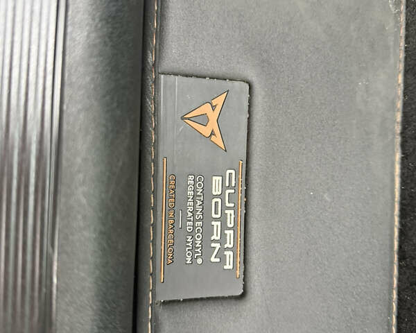 Сірий Cupra Born, об'ємом двигуна 0 л та пробігом 116 тис. км за 19900 $, фото 19 на Automoto.ua