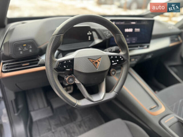 Серый Cupra Born, объемом двигателя 0 л и пробегом 27 тыс. км за 22500 $, фото 15 на Automoto.ua