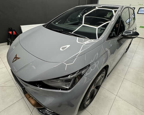 Серый Cupra Born, объемом двигателя 0 л и пробегом 27 тыс. км за 22500 $, фото 2 на Automoto.ua