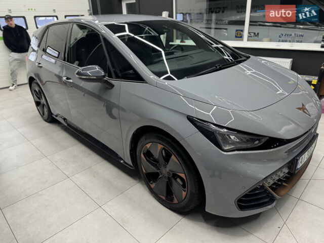 Серый Cupra Born, объемом двигателя 0 л и пробегом 27 тыс. км за 22500 $, фото 7 на Automoto.ua