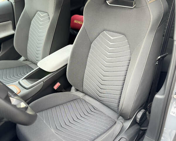 Серый Cupra Born, объемом двигателя 0 л и пробегом 27 тыс. км за 22500 $, фото 20 на Automoto.ua