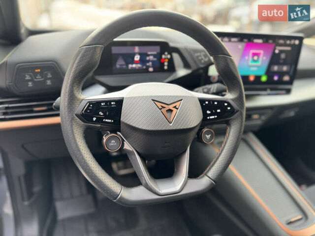 Серый Cupra Born, объемом двигателя 0 л и пробегом 27 тыс. км за 22500 $, фото 13 на Automoto.ua