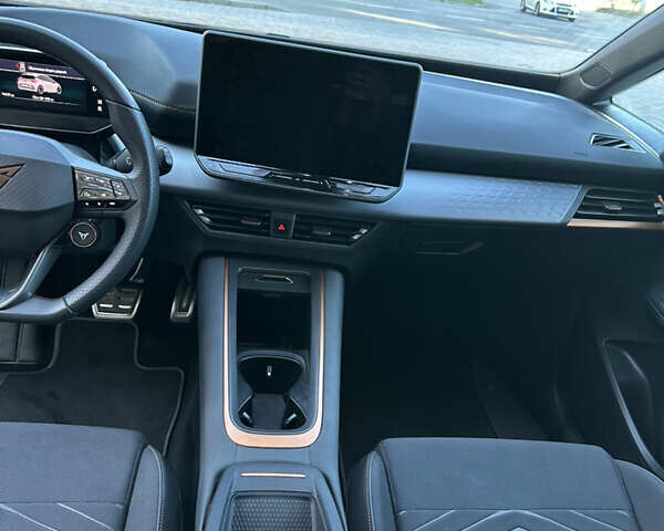 Cupra Born 2024 в Тернополе на Automoto.ua Серый Cupra Born, объемом двигателя 0 л и пробегом 14 тыс. км за 27500 $, фото 39 на Automoto.ua