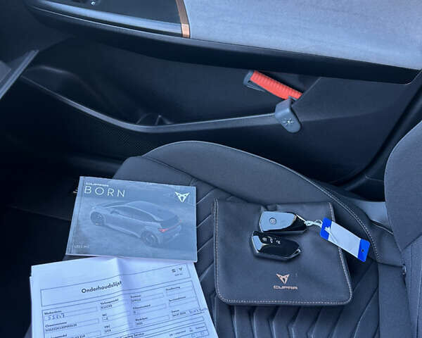 Cupra Born 2024 в Тернополе на Automoto.ua Серый Cupra Born, объемом двигателя 0 л и пробегом 14 тыс. км за 27500 $, фото 62 на Automoto.ua