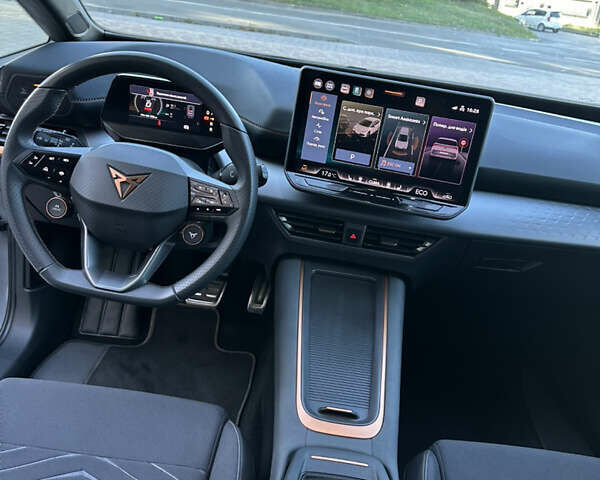 Cupra Born 2024 в Тернополе на Automoto.ua Серый Cupra Born, объемом двигателя 0 л и пробегом 14 тыс. км за 27500 $, фото 40 на Automoto.ua