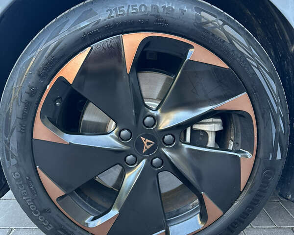 Cupra Born 2024 в Тернополе на Automoto.ua Серый Cupra Born, объемом двигателя 0 л и пробегом 14 тыс. км за 27500 $, фото 23 на Automoto.ua