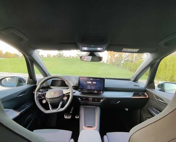 Синий Cupra Born, объемом двигателя 0 л и пробегом 6 тыс. км за 23952 $, фото 24 на Automoto.ua