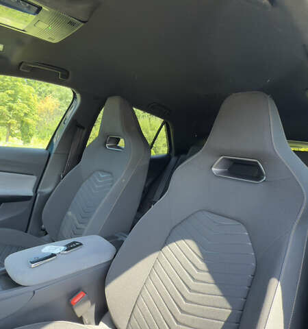 Синий Cupra Born, объемом двигателя 0 л и пробегом 36 тыс. км за 19700 $, фото 24 на Automoto.ua