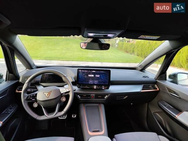 Синий Cupra Born, объемом двигателя 0 л и пробегом 6 тыс. км за 23952 $, фото 25 на Automoto.ua