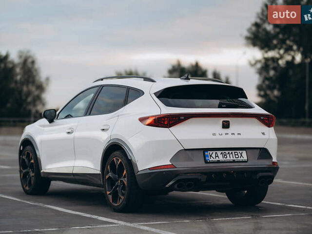 Белый Cupra Formentor, объемом двигателя 1.98 л и пробегом 37 тыс. км за 42823 $, фото 7 на Automoto.ua