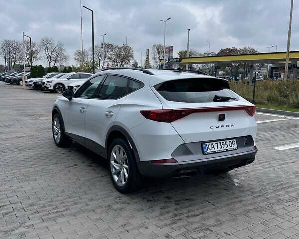 Белый Cupra Formentor, объемом двигателя 1.98 л и пробегом 14 тыс. км за 38698 $, фото 3 на Automoto.ua
