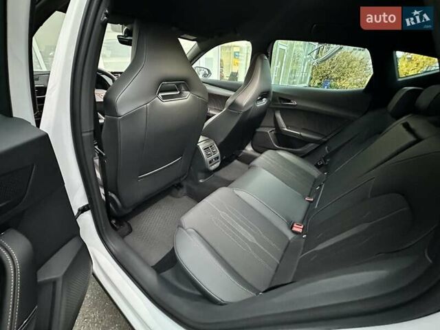 Белый Cupra Formentor, объемом двигателя 1.98 л и пробегом 7 тыс. км за 42000 $, фото 7 на Automoto.ua