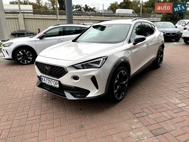 Белый Cupra Formentor, объемом двигателя 1.98 л и пробегом 18 тыс. км за 1790000 $, фото 7 на Automoto.ua