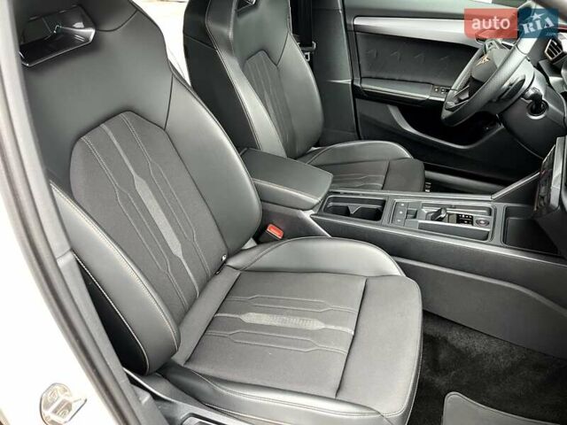 Белый Cupra Formentor, объемом двигателя 1.98 л и пробегом 18 тыс. км за 1790000 $, фото 13 на Automoto.ua