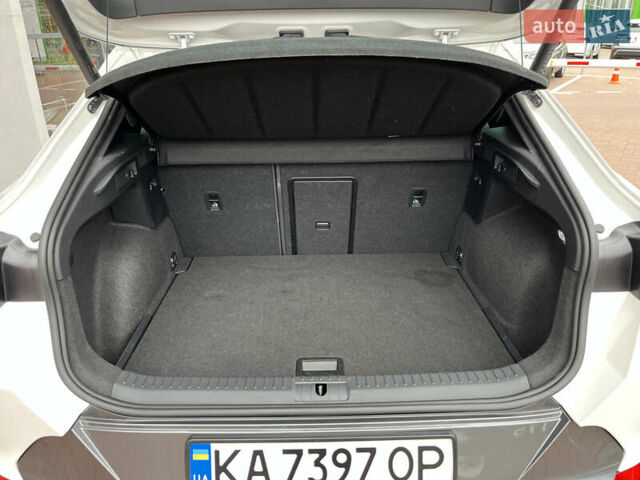Белый Cupra Formentor, объемом двигателя 1.98 л и пробегом 18 тыс. км за 44291 $, фото 9 на Automoto.ua