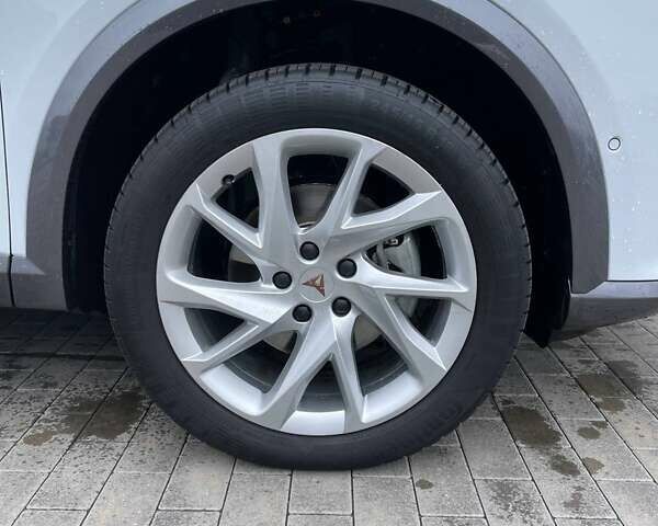 Белый Cupra Formentor, объемом двигателя 1.98 л и пробегом 14 тыс. км за 38698 $, фото 20 на Automoto.ua