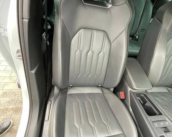 Белый Cupra Formentor, объемом двигателя 1.98 л и пробегом 14 тыс. км за 38698 $, фото 17 на Automoto.ua