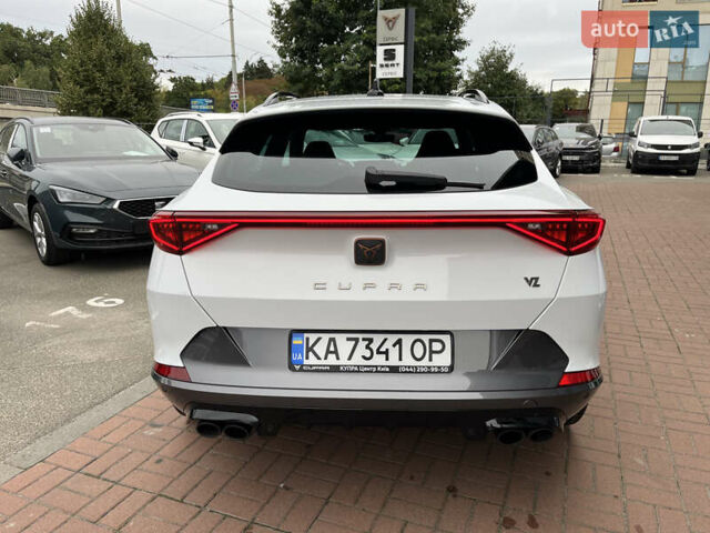 Белый Cupra Formentor, объемом двигателя 1.98 л и пробегом 19 тыс. км за 44028 $, фото 5 на Automoto.ua