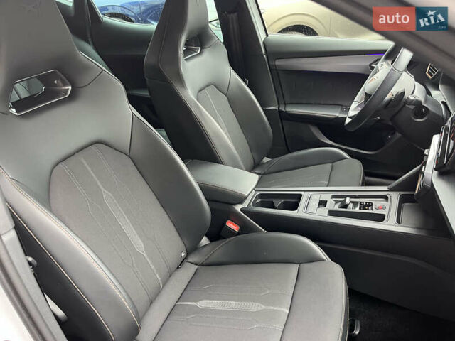 Белый Cupra Formentor, объемом двигателя 1.98 л и пробегом 19 тыс. км за 44028 $, фото 19 на Automoto.ua