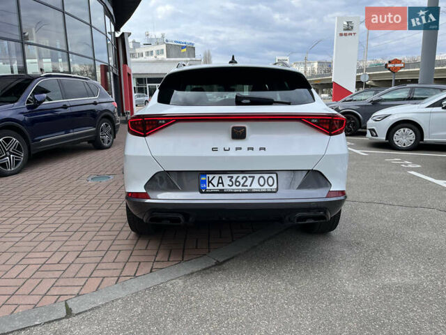 Белый Cupra Formentor, объемом двигателя 1.98 л и пробегом 2 тыс. км за 36903 $, фото 7 на Automoto.ua