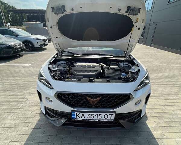 Белый Cupra Formentor, объемом двигателя 1.98 л и пробегом 5 тыс. км за 45550 $, фото 8 на Automoto.ua