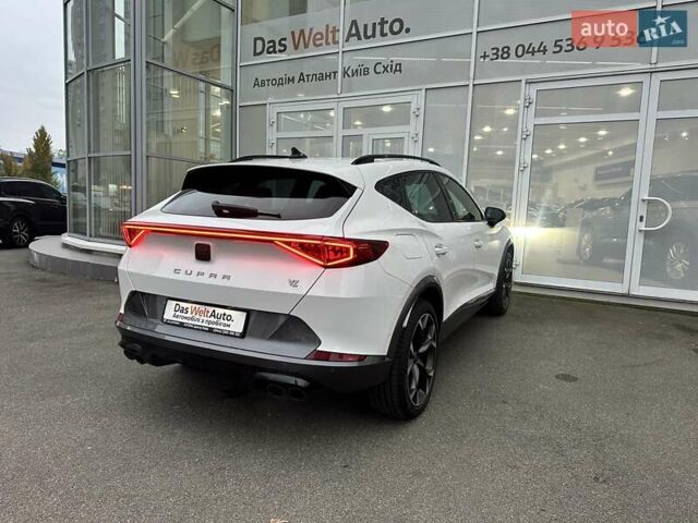 Белый Cupra Formentor, объемом двигателя 1.98 л и пробегом 7 тыс. км за 42000 $, фото 4 на Automoto.ua