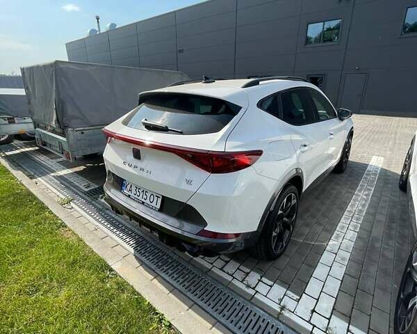 Белый Cupra Formentor, объемом двигателя 1.98 л и пробегом 5 тыс. км за 45550 $, фото 6 на Automoto.ua