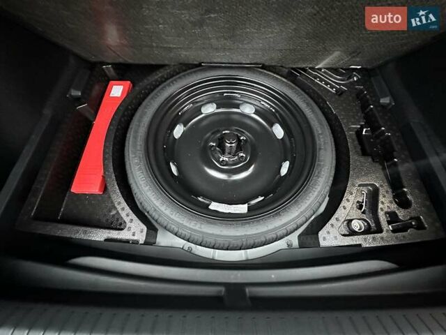 Белый Cupra Formentor, объемом двигателя 1.98 л и пробегом 7 тыс. км за 42000 $, фото 11 на Automoto.ua