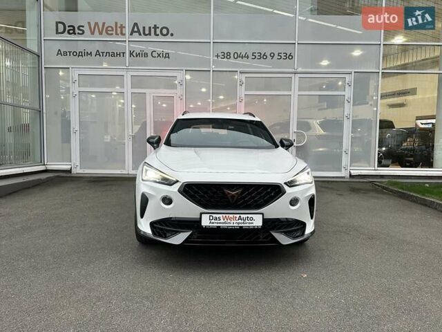 Белый Cupra Formentor, объемом двигателя 1.98 л и пробегом 7 тыс. км за 42000 $, фото 1 на Automoto.ua