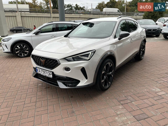 Белый Cupra Formentor, объемом двигателя 1.98 л и пробегом 18 тыс. км за 42727 $, фото 8 на Automoto.ua