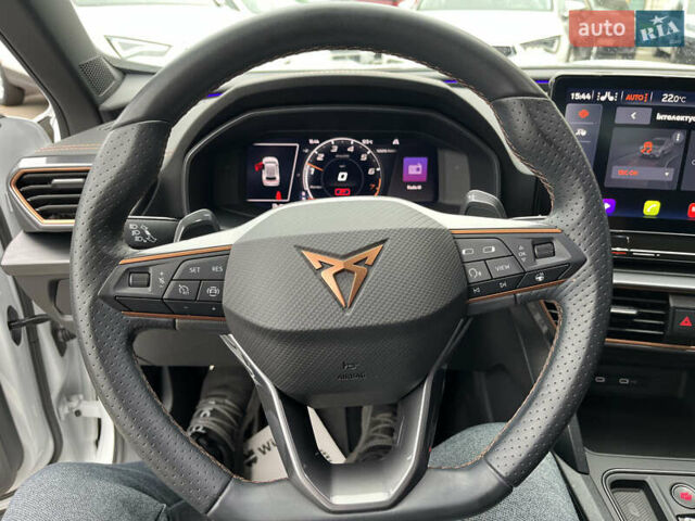 Белый Cupra Formentor, объемом двигателя 1.98 л и пробегом 19 тыс. км за 44028 $, фото 10 на Automoto.ua