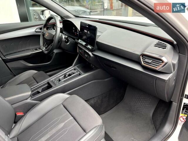 Білий Cupra Formentor, об'ємом двигуна 1.98 л та пробігом 18 тис. км за 42177 $, фото 12 на Automoto.ua